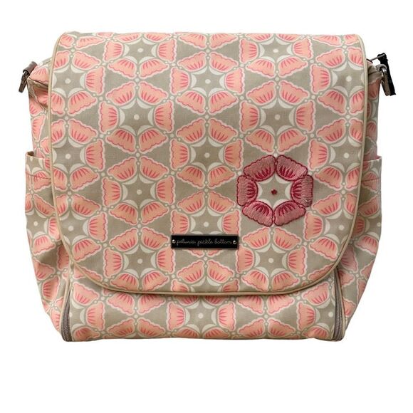 Petunia Pickle Bottom ~ Khaki, ivory and pink baby bag ~ removable insert - Picture 14 of 14